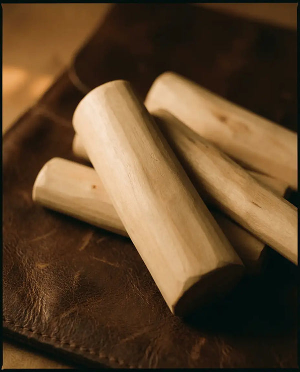 Warm Sandalwood, Worn Close